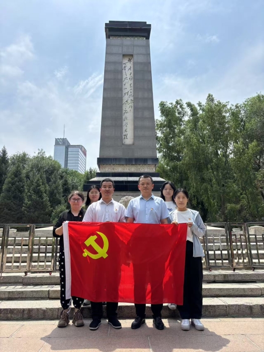7.1第三党支部党日活动2